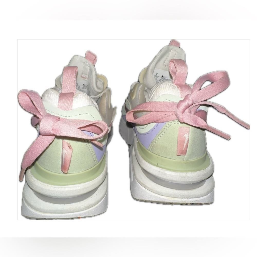 Nike Woman’s Air Max Furyosa size 8 PreLoved - Picture 4 of 9